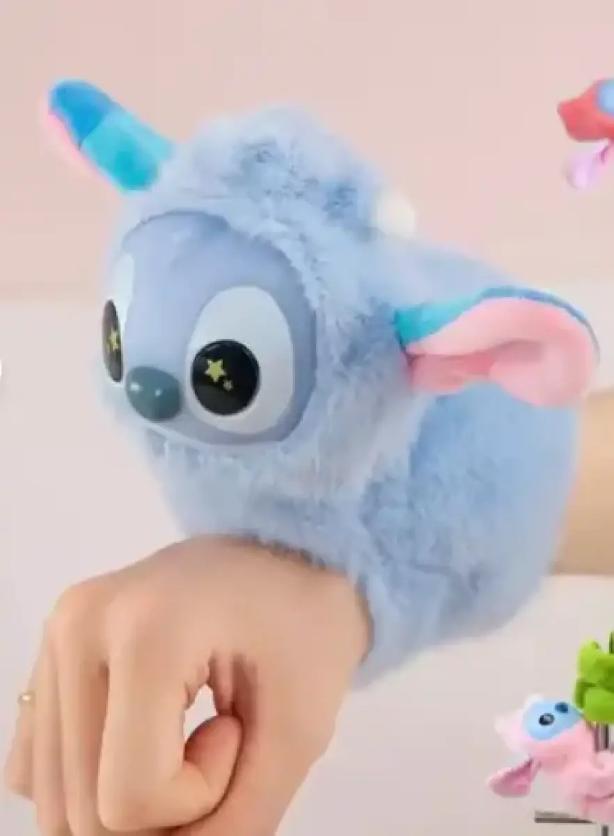 KOLA TAKILAN TİTREYEN STITCH