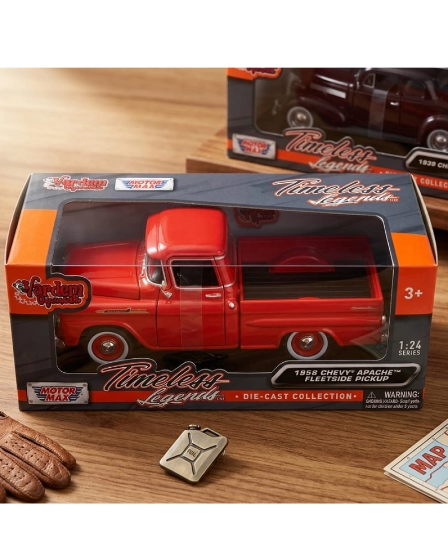 1.24 1958 CHEVY APACHE FLEETLINE